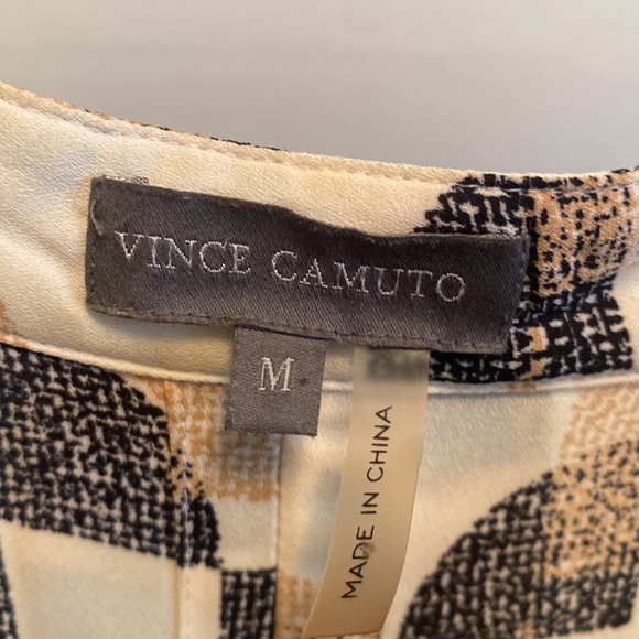 Vince Camuto Long Blouse - Picture 3 of 5